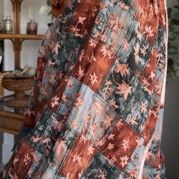 POL Boho Chic Petal Kiss Ruffle Top Blouse Charcoal Multi women’s medium NEW - Picture 3 of 6